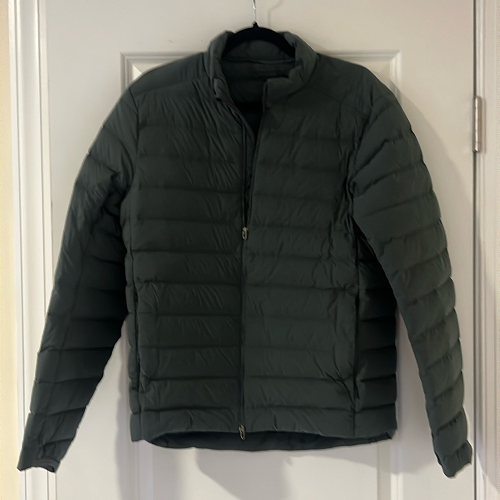 Lululemon green puff jacket